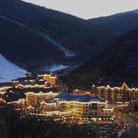 Ski And Suites At Thaiwoo Resort 逅雪套房民宿 Chongli Exterior photo